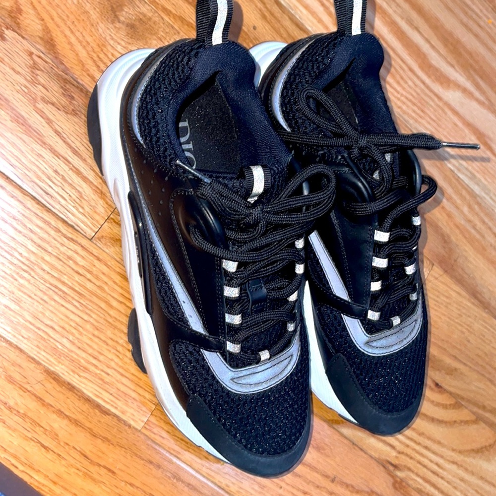 Lightly worn AUTHENTIC Christian Dior sneakers. Worn twice. Good condition. - Picture 2 of 4